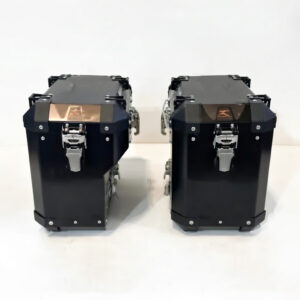 Valigie Laterali 48L in Alluminio per moto con Scarico Sinistro – Serie MK3.1 Frenkcastel codice prodotto COD 958 L-R da abbinare al telaio